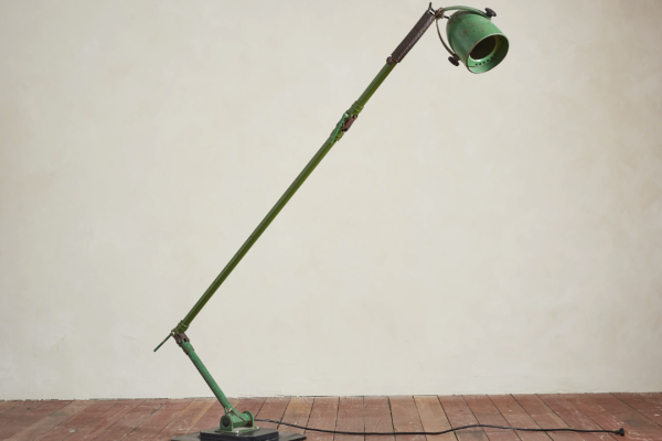 Compact Floor Lamp: Perfect for Small Living Rooms